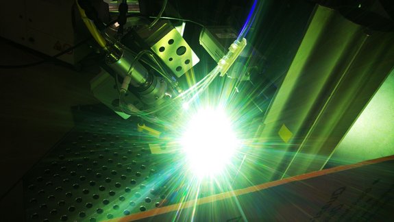 Blue laser generating high-power white light by Laserline diode lasers