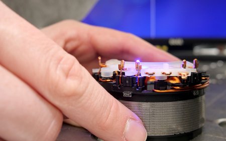 Welding of a small auxiliary motor with blue diode laser by Laserline diode lasers