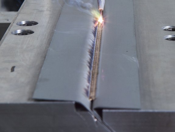 Laser brazing of two galvanized sheets by Laserline diode lasers