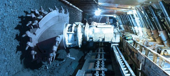 Mining underground with hydraulic cylinders with laser coating by Laserline diode lasers