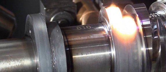 Camshaft during hardening process with laser heat treatment by Laserline Diode Lasers