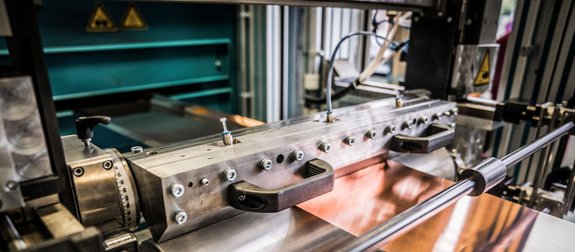 Process of laser drying of electrode coating in lithium-ion batteries by Laserline diode lasers