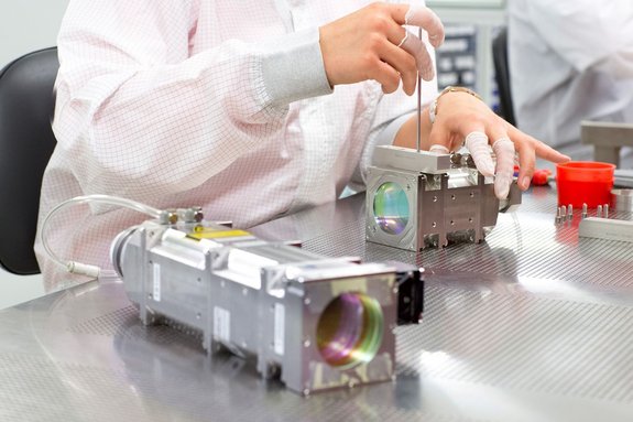 Configuration of process optics with integrated beam homogenization in laboratory by Laserline diode lasers